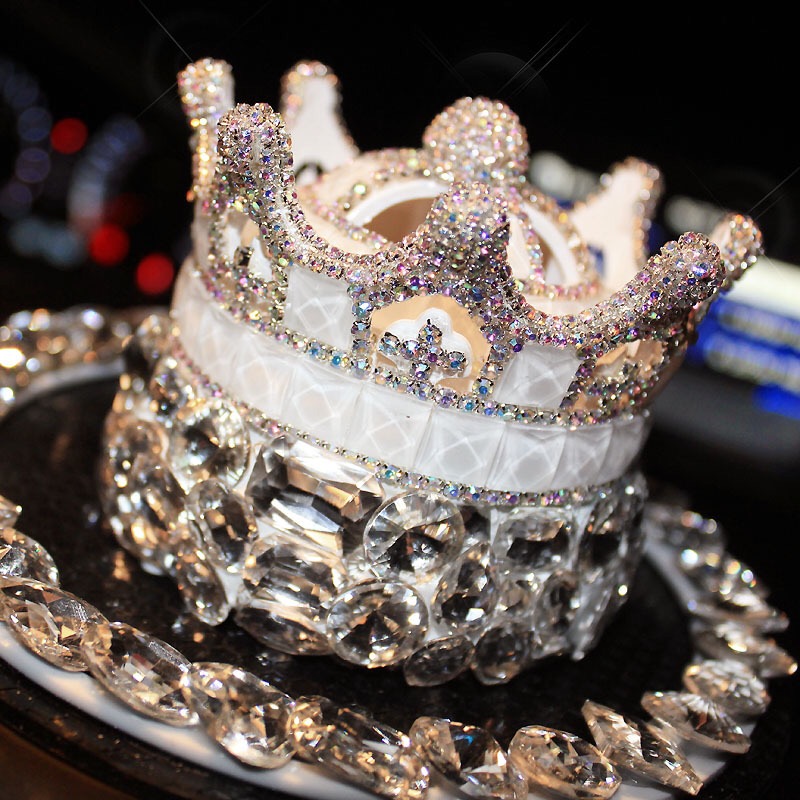Car Perfume Seat Beautiful Bling Bling Diamonds Crystal Car Perfume Seat Car Interior Decoration - White