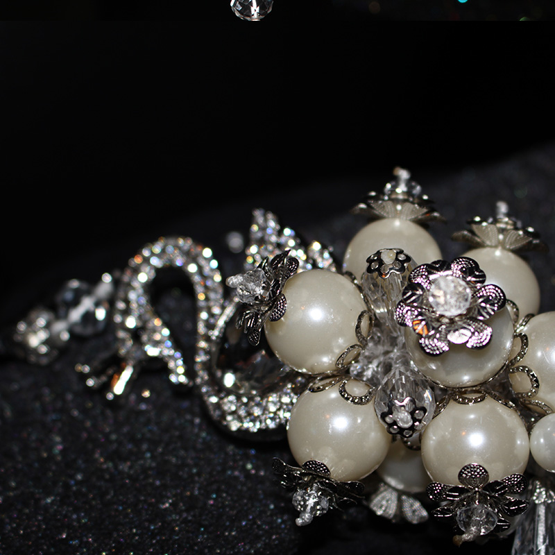 Hanging Pendant Tassels Peacock Pearls Bling Bling Diamonds Crystal Car Pendant Car Interior Decoration - White