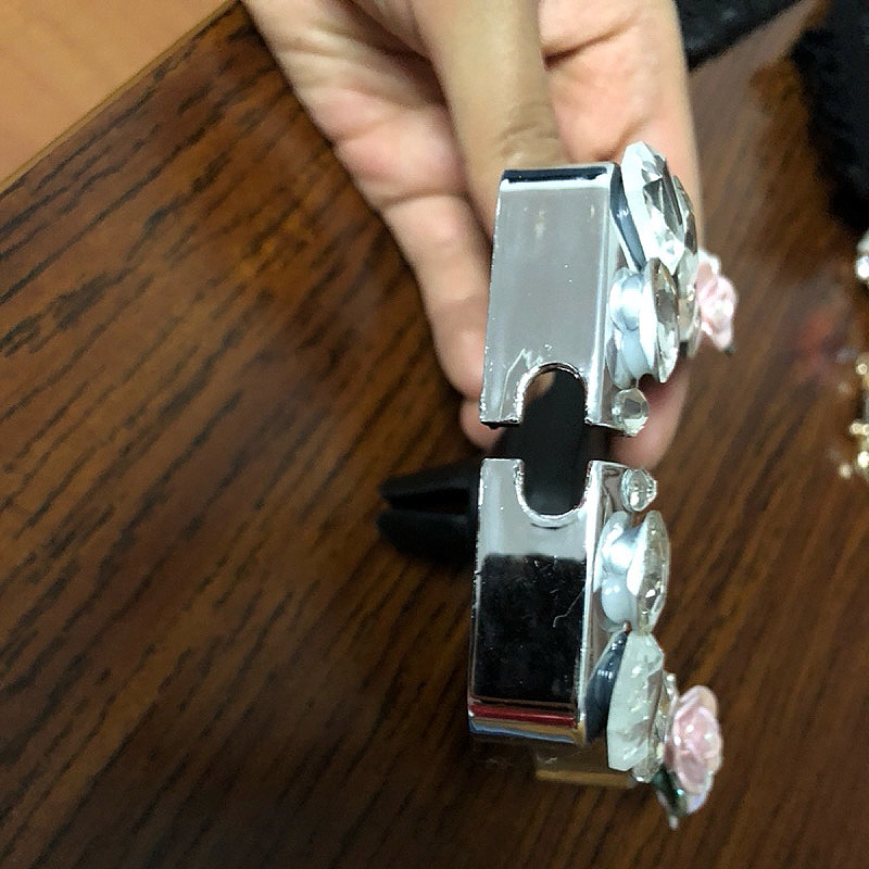 U Shape Flower Car Mobile Phone Holder Crystal Rhinestone Air Vent Mount Clip Stand GPS - White