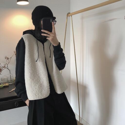 Cheap Winter Elegant Faux Lamb Fur Vest Fashion Women Waistcoat - White