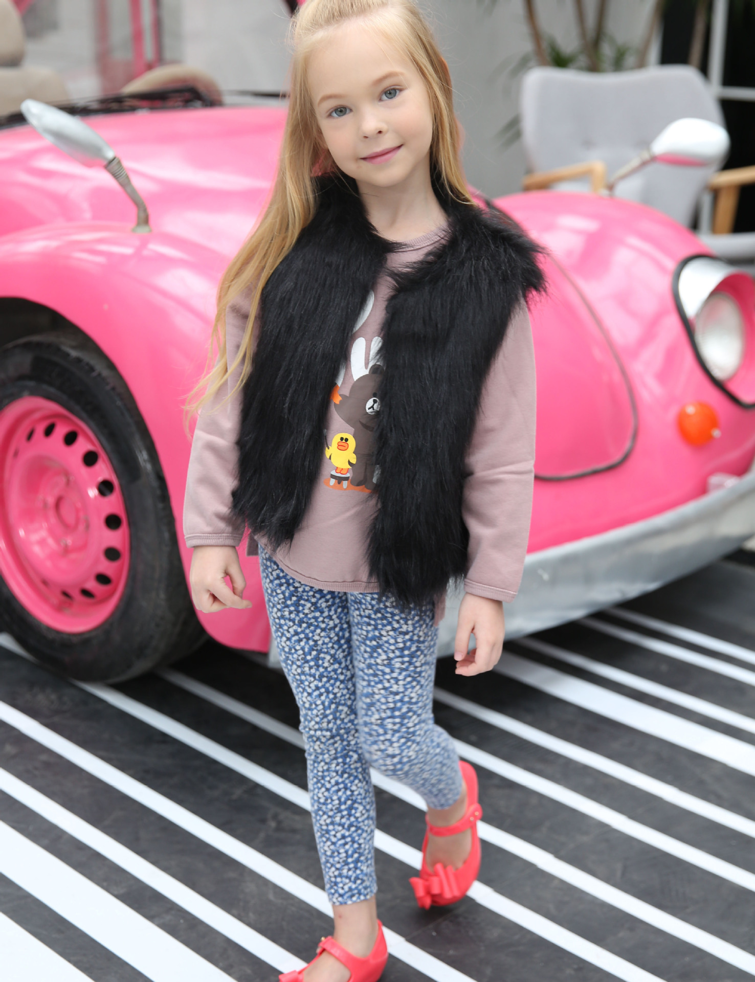 Elegant Faux Fur Vest Fashion Girl Overcoat - Black