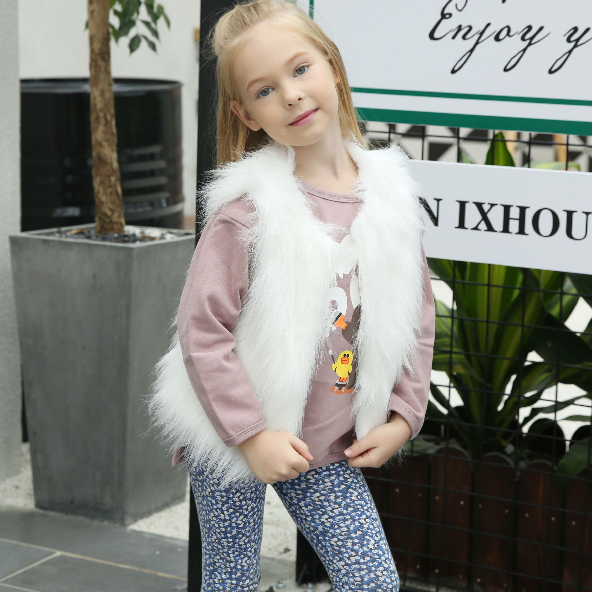 Elegant Faux Fur Vest Fashion Girl Overcoat - White