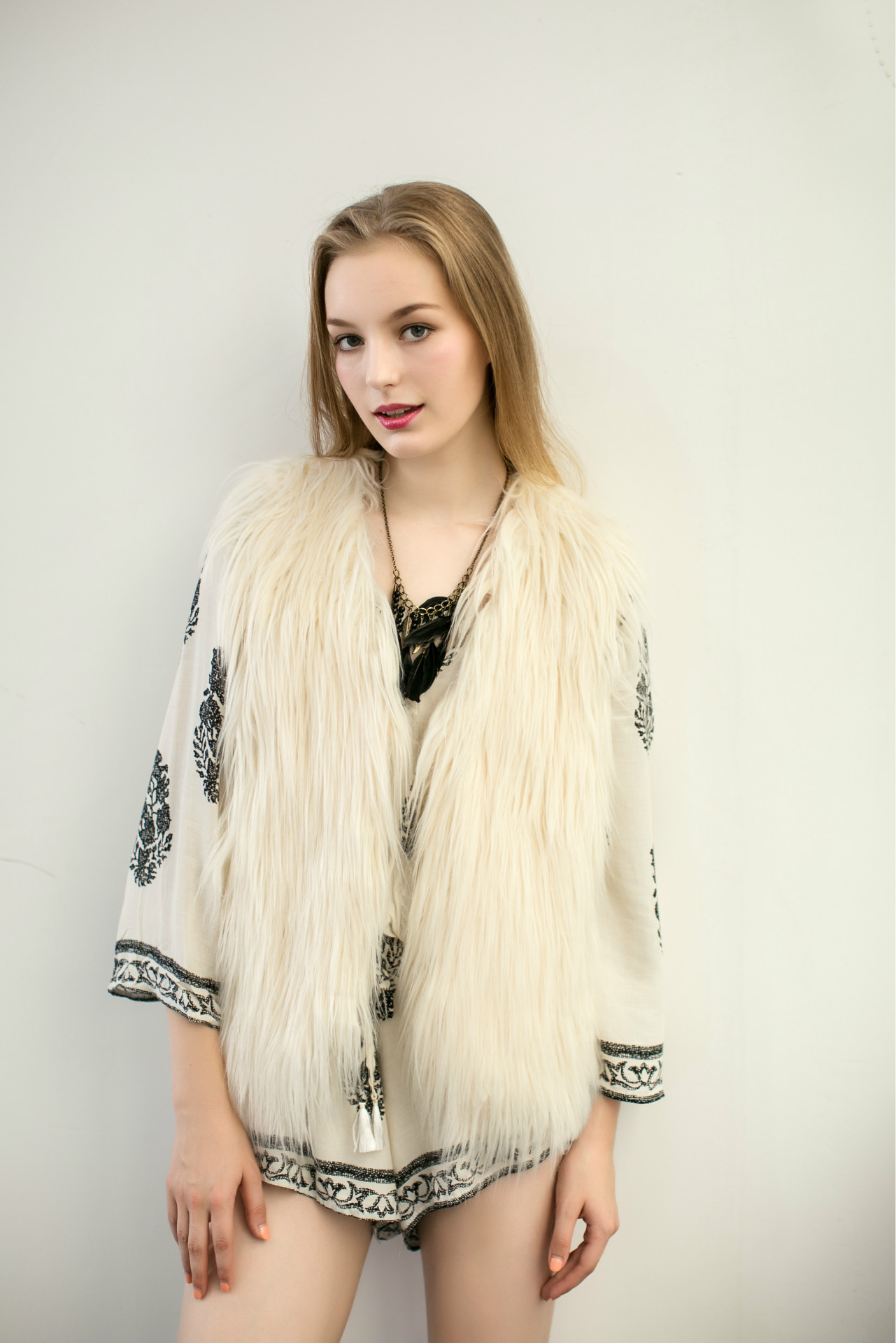 Pretty Winter Elegant Faux Lady Fur Vest Fashion Women Waistcoat - Beige
