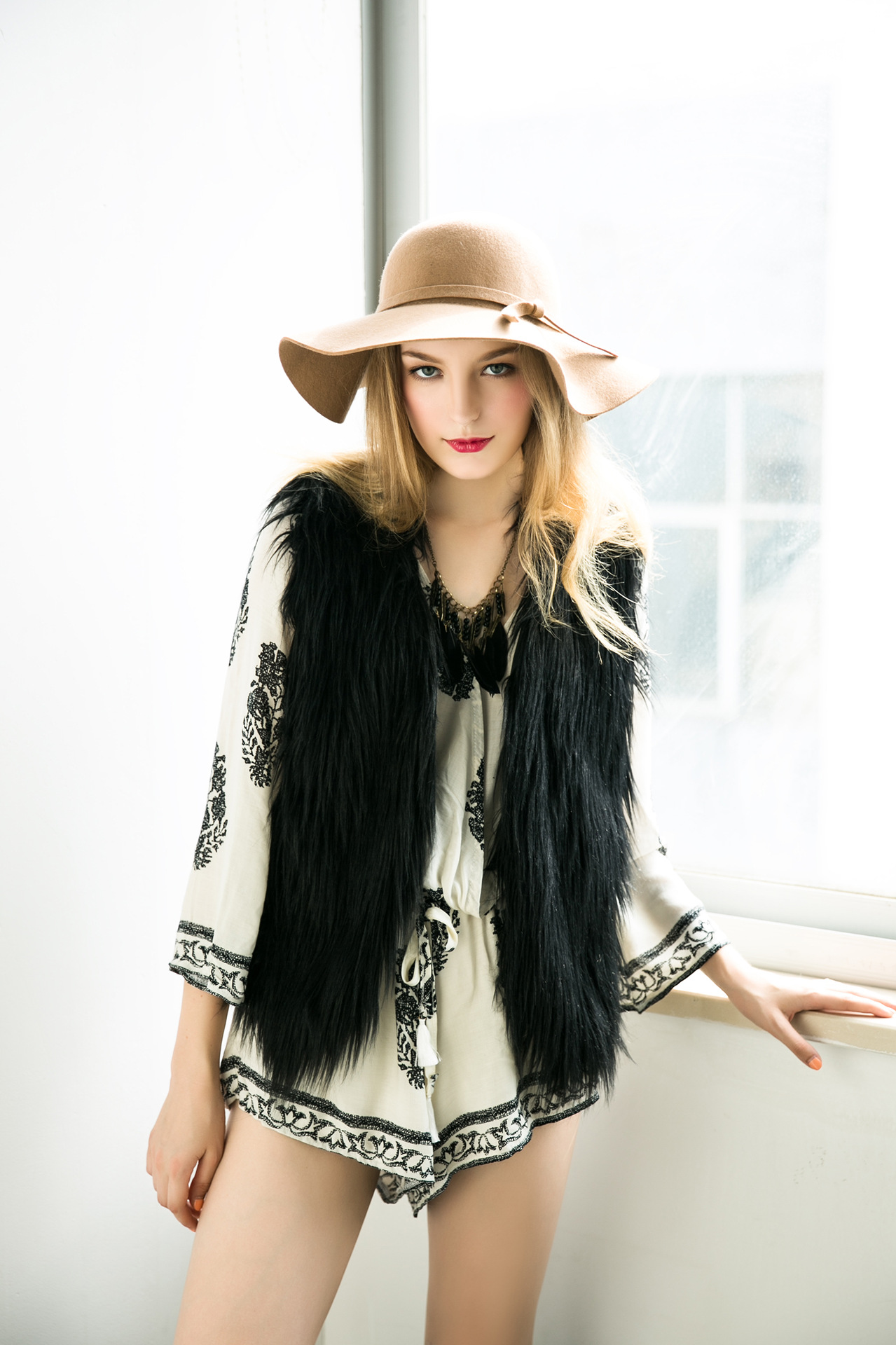 Pretty Winter Elegant Faux Lady Fur Vest Fashion Women Waistcoat - Black