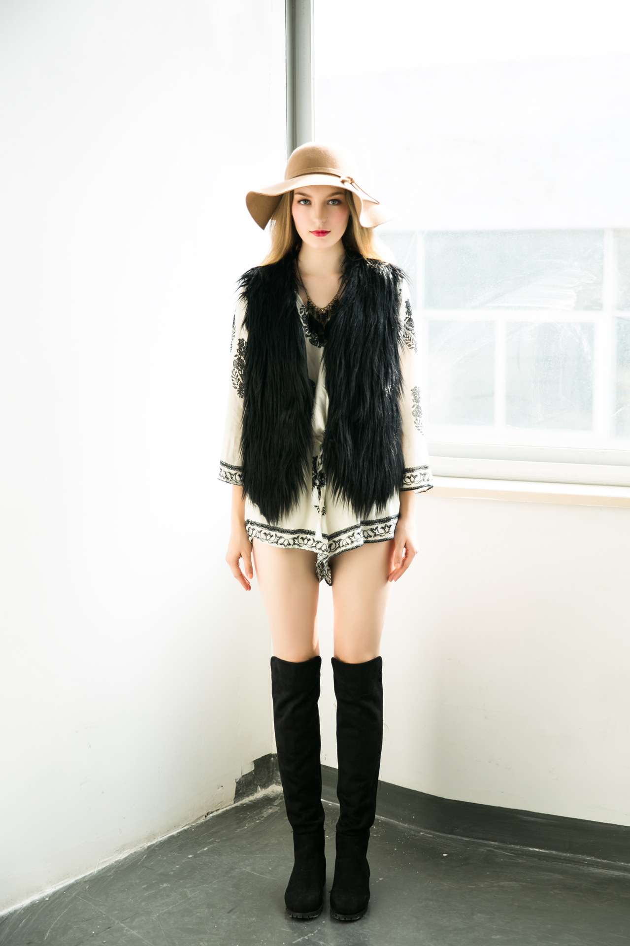 Pretty Winter Elegant Faux Lady Fur Vest Fashion Women Waistcoat - Black