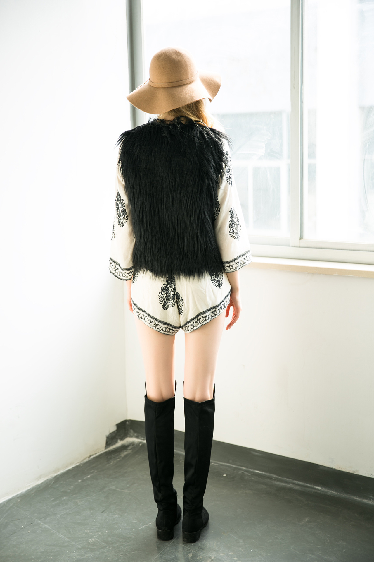 Pretty Winter Elegant Faux Lady Fur Vest Fashion Women Waistcoat - Black