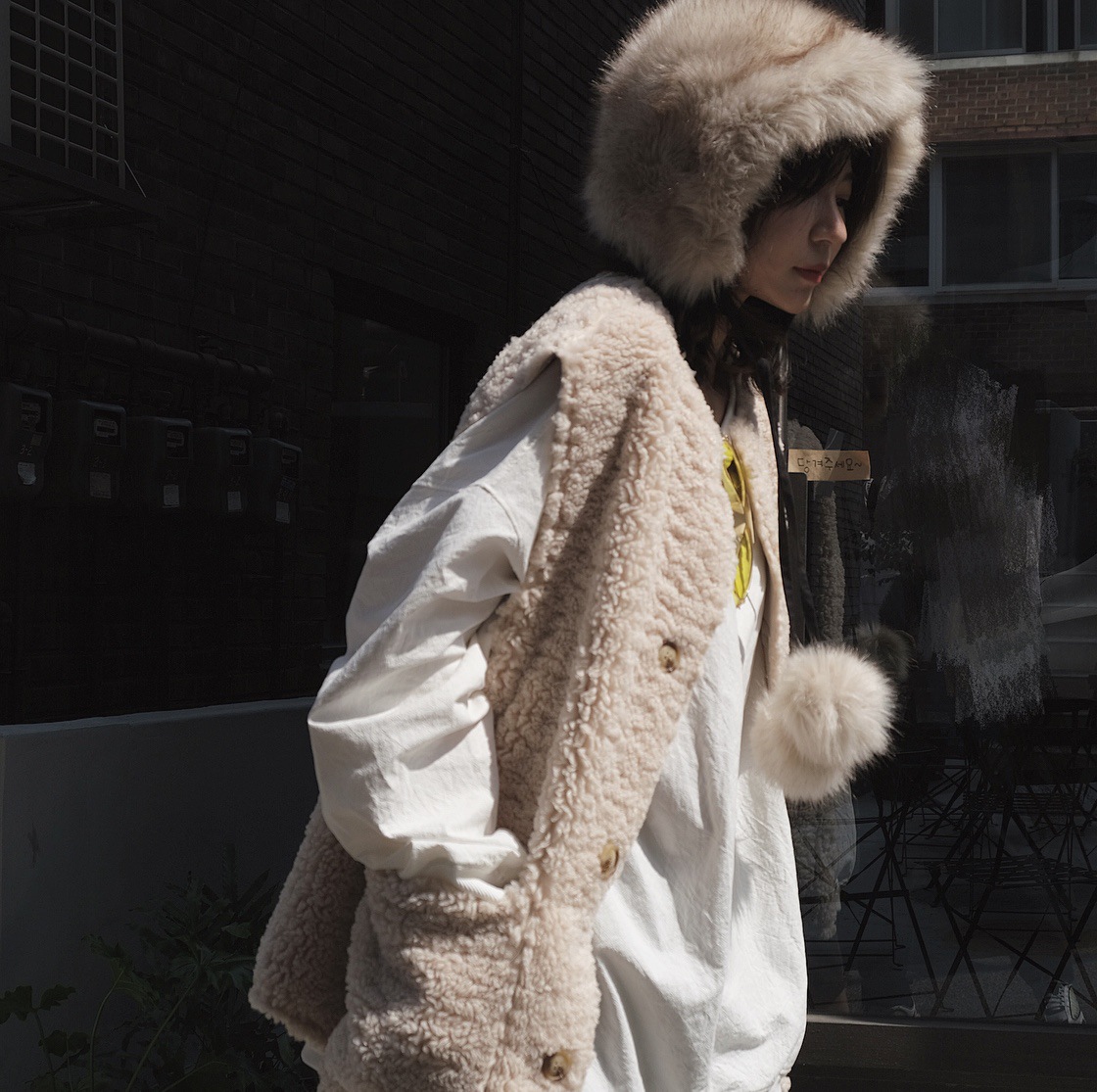 Reversible Winter Elegant Faux Lamb Fur Vest Fashion Women Overcoat - Beige