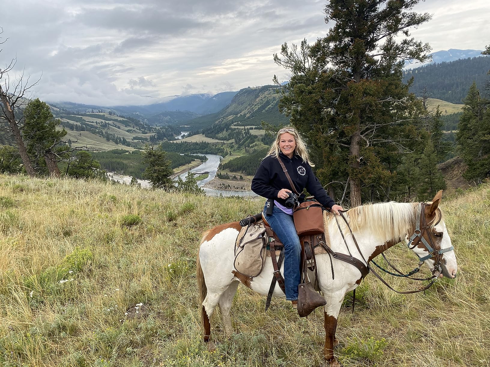Multi-Purpose Horse Supplies Equestrian Canvas Bag With Water Bottle Holder Durable Oxford Fabric Fit For Riders - Brown