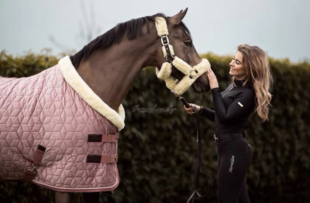 Adjustable Velvet Rug Horse Care Blanket Detachable Neck Cover Winter Keep Warm Equestrian Gear With Comfort Thickened - Pink