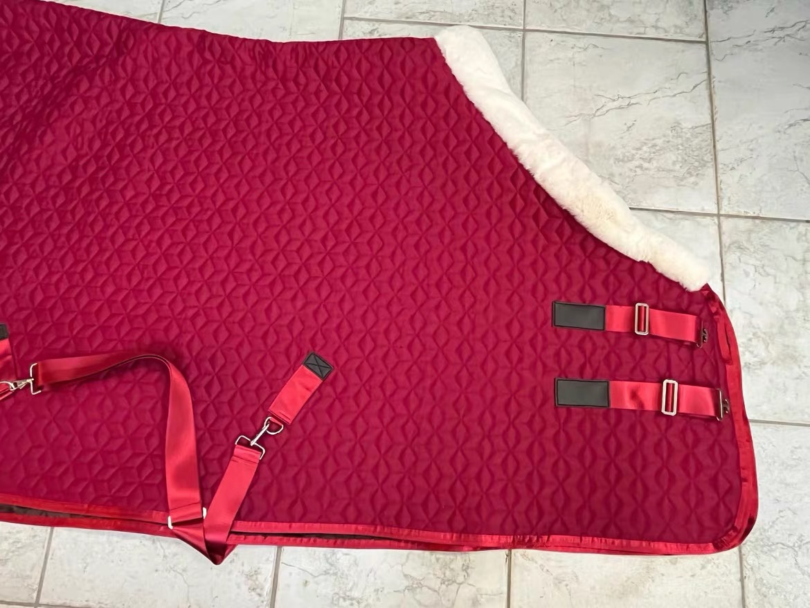 Adjustable Velvet Rug Horse Care Blanket Detachable Neck Cover Winter Keep Warm Equestrian Gear With Comfort Thickened - Red